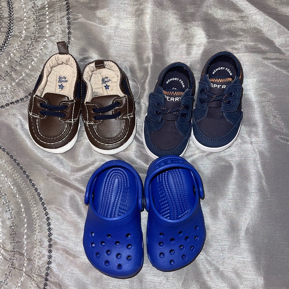 Baby boys shoes size:2